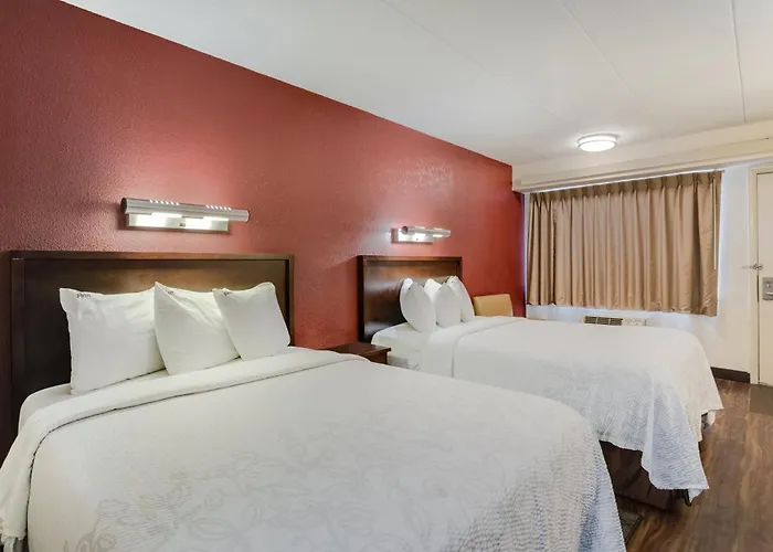 Super 8 By Wyndham - Northbrook Дирфилд