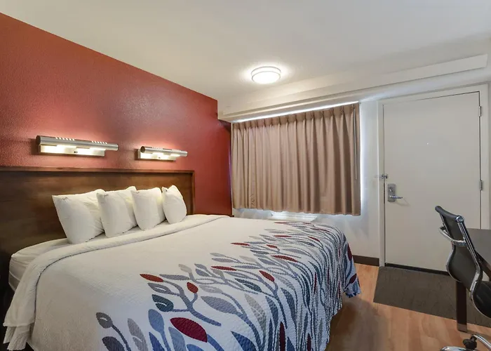 Super 8 By Wyndham - Northbrook