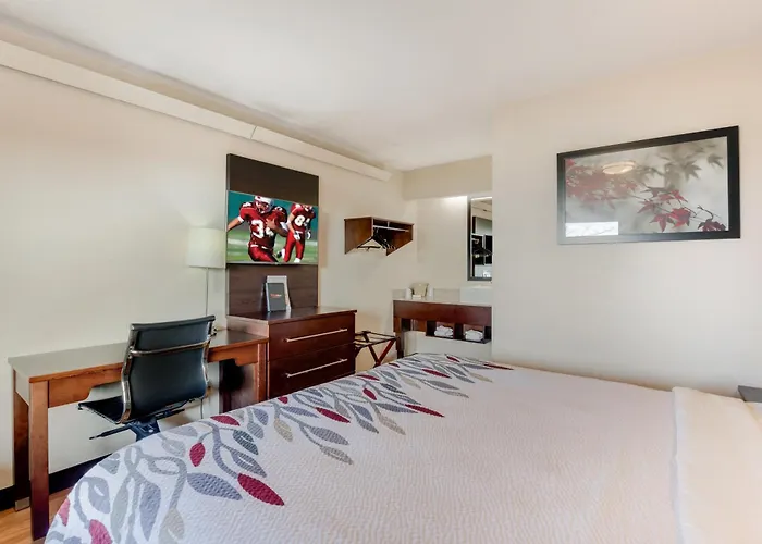 Super 8 By Wyndham - Northbrook Отель 3*