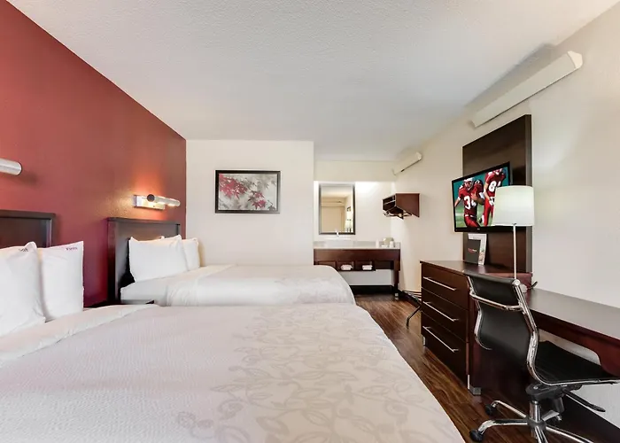 Отель Super 8 By Wyndham - Northbrook