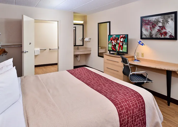 Super 8 By Wyndham - Northbrook Дирфилд