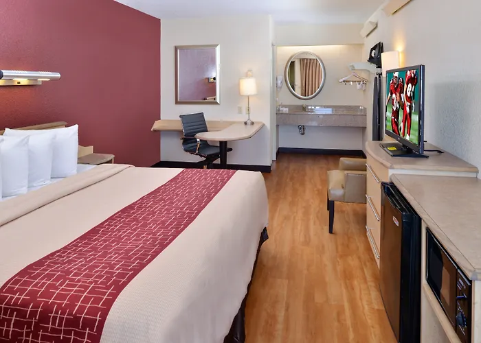 Super 8 By Wyndham - Northbrook Отель Дирфилд