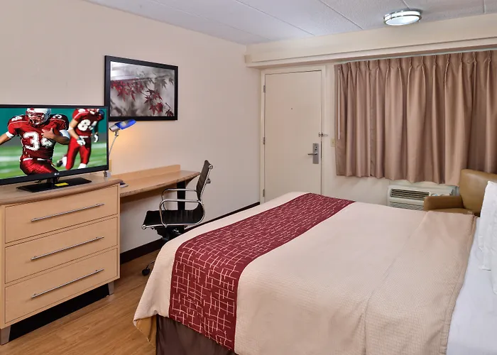 Super 8 By Wyndham - Northbrook Отель Дирфилд