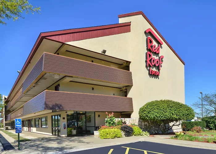 Super 8 By Wyndham - Northbrook Отель 3*