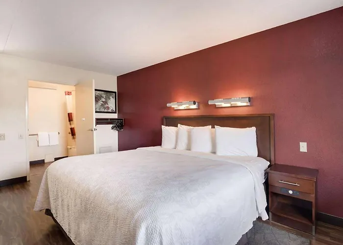 Super 8 By Wyndham - Northbrook Отель Дирфилд