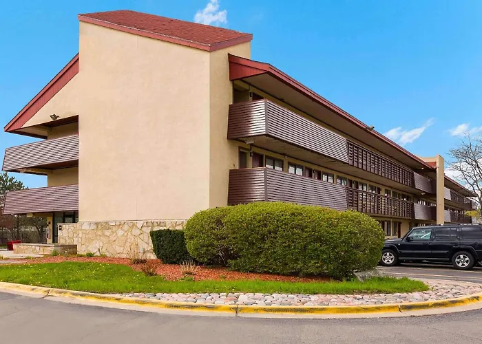 Super 8 By Wyndham - Northbrook