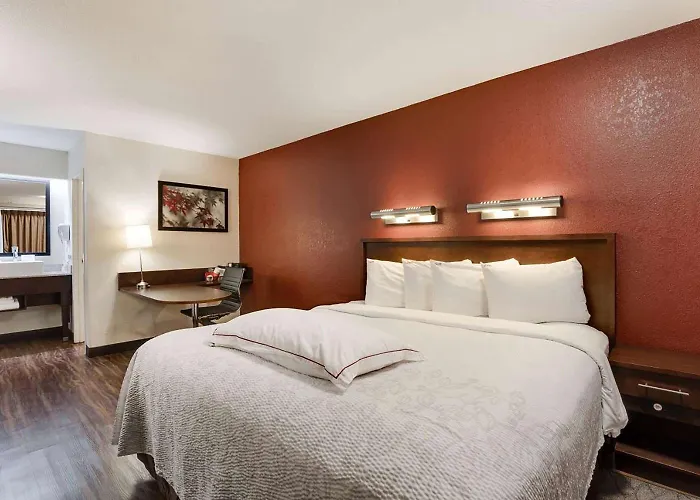 Super 8 By Wyndham - Northbrook 3*