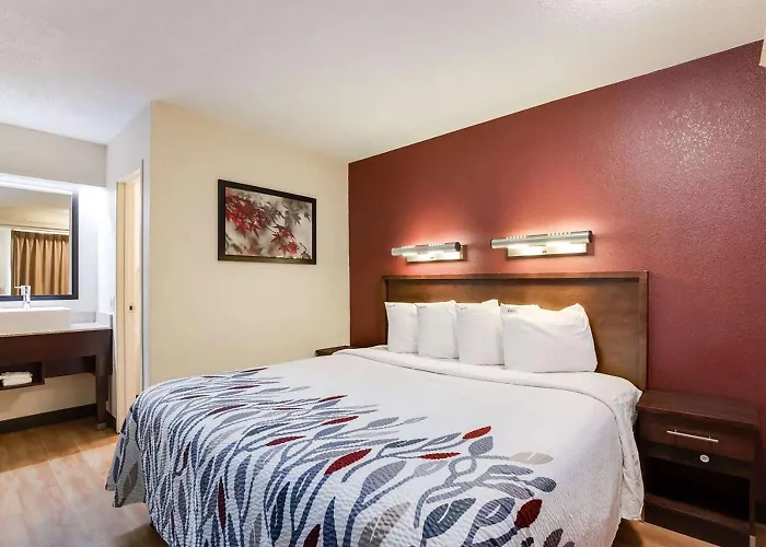 Super 8 By Wyndham - Northbrook Отель 3*